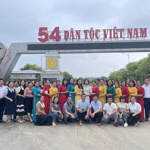 Review Kinh Nghiệm Đặt Tour Đi Làng Văn Hóa 54 Dân Tộc Việt Nam