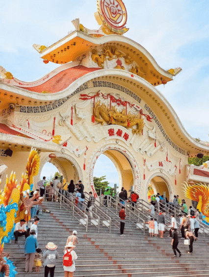 Tour Suối Tiên 1 Ngày Giá Bao Nhiêu Và Bao Gồm Những Gì?